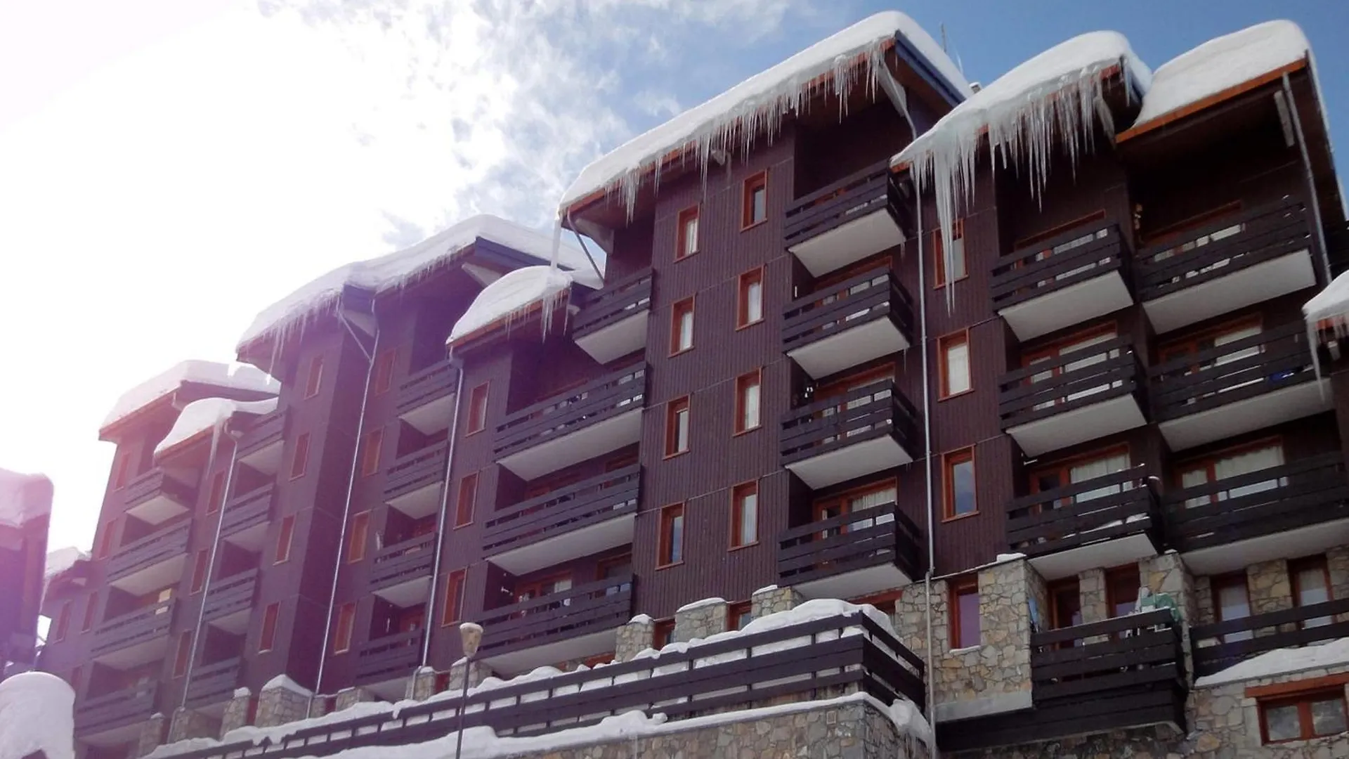 Studio 3* Pour 4 Pers. Avec Balcon, Skis Aux Pieds, Proche Commerces Et Remontees Mecaniques - Fr-1-182-193 Les Allues Apartment